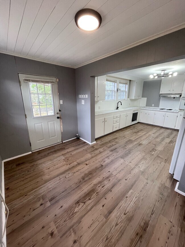 656 Beauregard St, Unit Large Downstairs in Baton Rouge, LA - Building Photo - Building Photo
