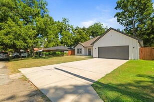 109 Myers Ave in Cleburne, TX - Building Photo - Building Photo