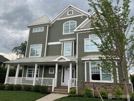 129 Green St in Woodbridge Township, NJ - Building Photo