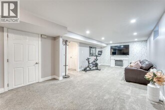 1260 Laurendeau Ave in Windsor, ON - Building Photo - Building Photo