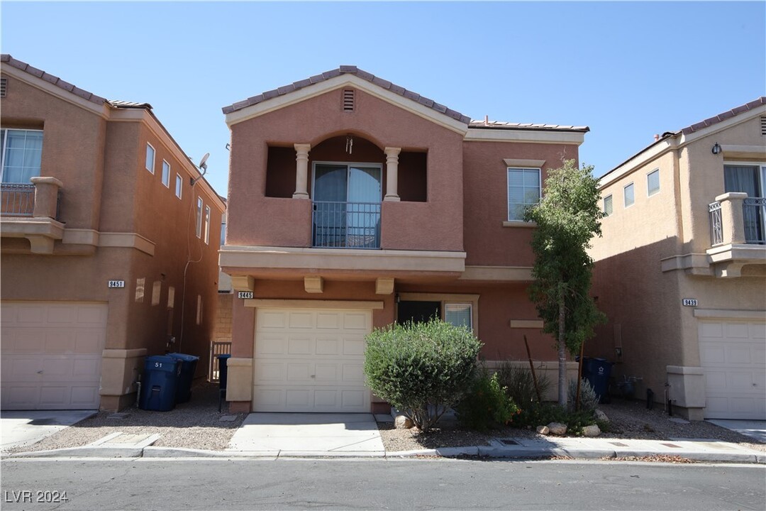 9445 Mad Dog St in Las Vegas, NV - Building Photo