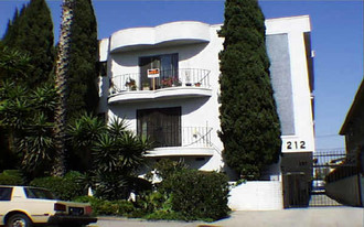 212 S Mariposa Ave in Los Angeles, CA - Building Photo