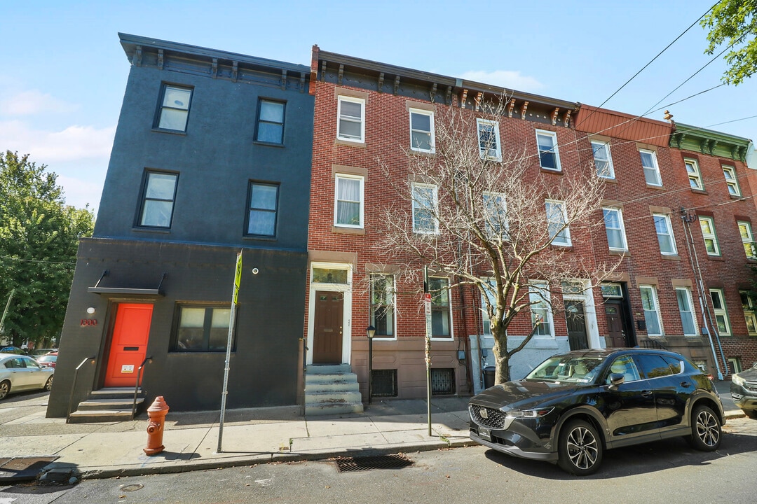 1302 E Columbia Ave, Unit 1 in Philadelphia, PA - Foto de edificio
