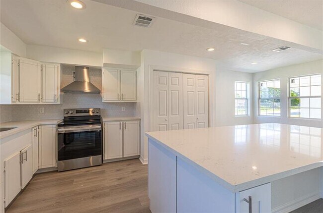 11034 Ledford Ln in Houston, TX - Building Photo - Building Photo