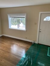 9351 Kennedy Ave, Unit #1 in Highland, IN - Foto de edificio - Building Photo