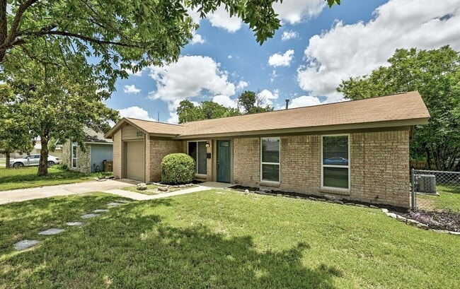 8527 Maine Dr in Austin, TX - Building Photo - Building Photo