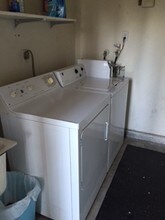 39011 10th St W in Palmdale, CA - Building Photo - Building Photo