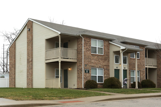 Canterbury House Apartments - Newburgh in Newburgh, IN - Foto de edificio - Building Photo