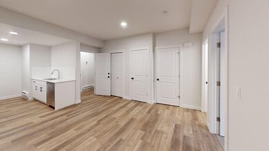 8010 Cedric Mah Rd in Edmonton, AB - Building Photo - Building Photo