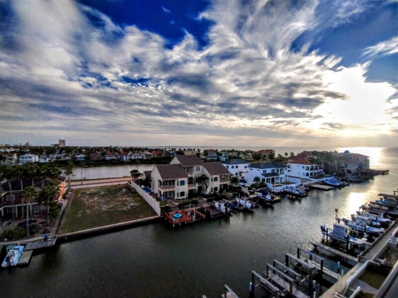 6403 Padre Blvd in South Padre Island, TX - Foto de edificio