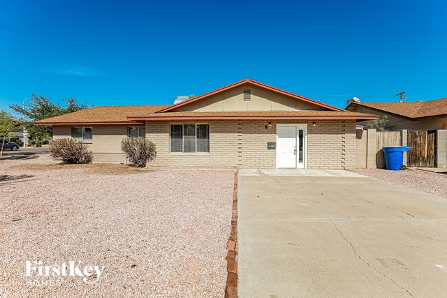 property at 6 E Cairo Dr