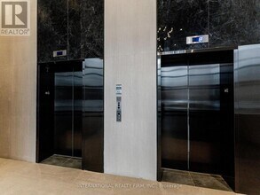 195 McCaul St in Toronto, ON - Building Photo - Building Photo