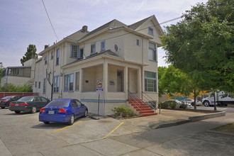 494 S 6th St in San Jose, CA - Foto de edificio - Building Photo