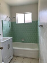 514 W Iris Ave in Visalia, CA - Building Photo - Building Photo