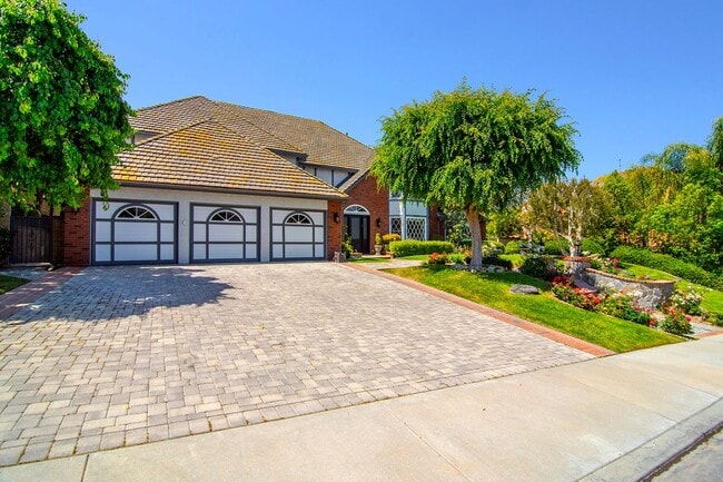 29360 Castlehill Dr in Agoura Hills, CA - Building Photo - Building Photo