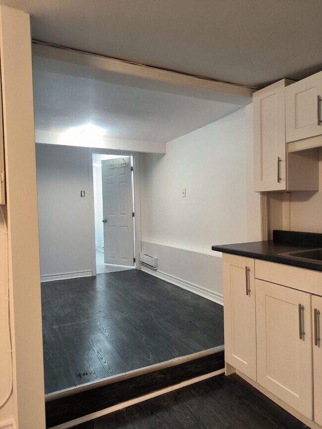 159 Gladstone Ave in Toronto, ON - Building Photo - Building Photo