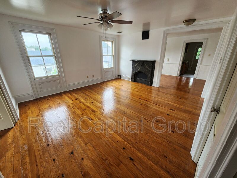 511 6th Ave-Unit -Apt 2 in Troy, NY - Building Photo