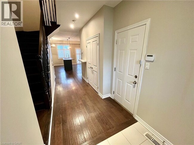 7 Pinot Cres in Stoney Creek, ON - Building Photo - Building Photo