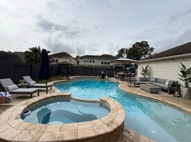 6010 Gatewood Manor Dr in Katy, TX - Building Photo