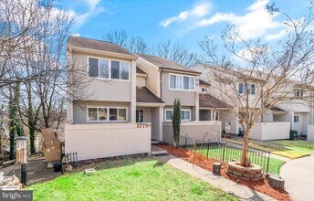 1779 Powder Horn Terrace in Woodbridge, VA - Building Photo - Building Photo