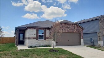 101 Declaration Ln in Liberty Hill, TX - Building Photo