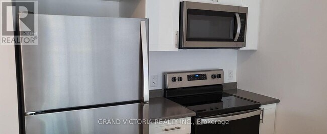 property at 450 Dundas St E