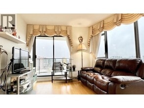 6888 Alderbridge Wy in Richmond, BC - Building Photo - Building Photo