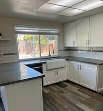 8325 Garry Oak Dr in Citrus Heights, CA - Building Photo - Building Photo