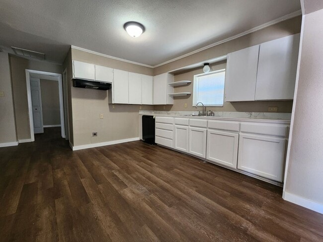 908 E 23rd St in San Angelo, TX - Building Photo - Building Photo