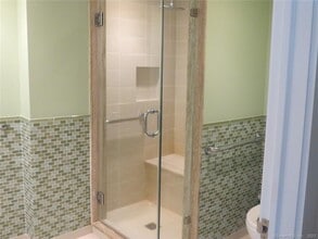 57 Castle Meadow Rd in Newtown, CT - Building Photo - Building Photo