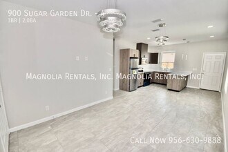 900 Sugar Gdn Dr, Unit 4 in Pharr, TX - Building Photo - Building Photo