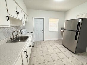 2213 Madison St in Hollywood, FL - Building Photo - Building Photo