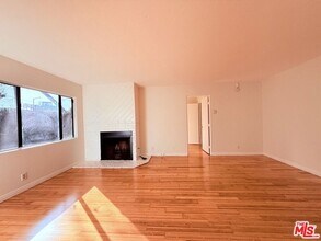 1531 Cabrillo Ave in Los Angeles, CA - Building Photo - Building Photo