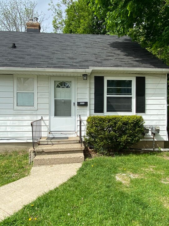 1233 E Cork St, Unit 1233 in Kalamazoo, MI - Building Photo