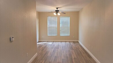 9975 Peace Way in Las Vegas, NV - Building Photo - Building Photo