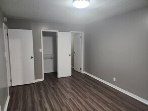 106 Nottingham Way in Logansport, IN - Building Photo - Building Photo