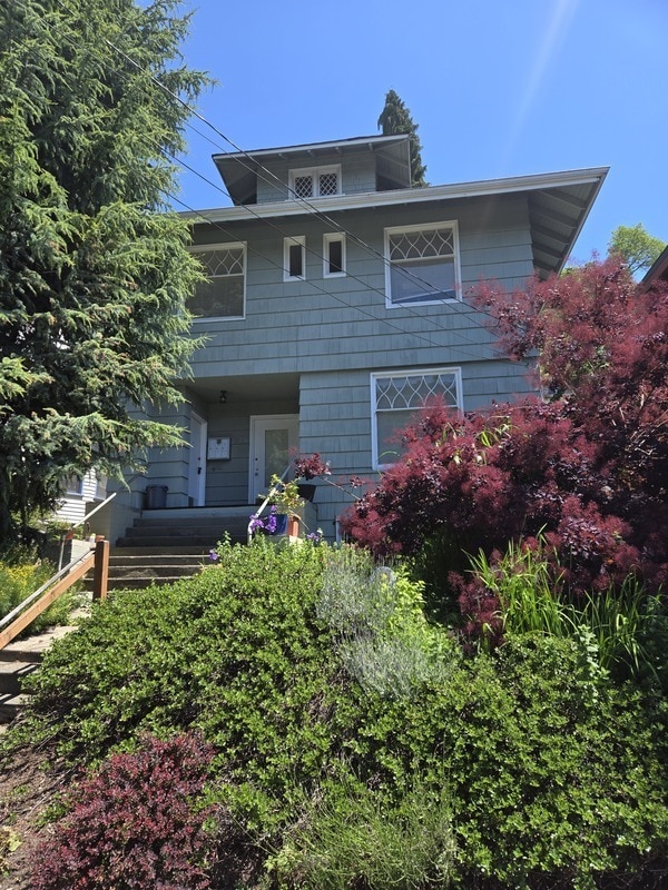 property at 620 12th Ave E