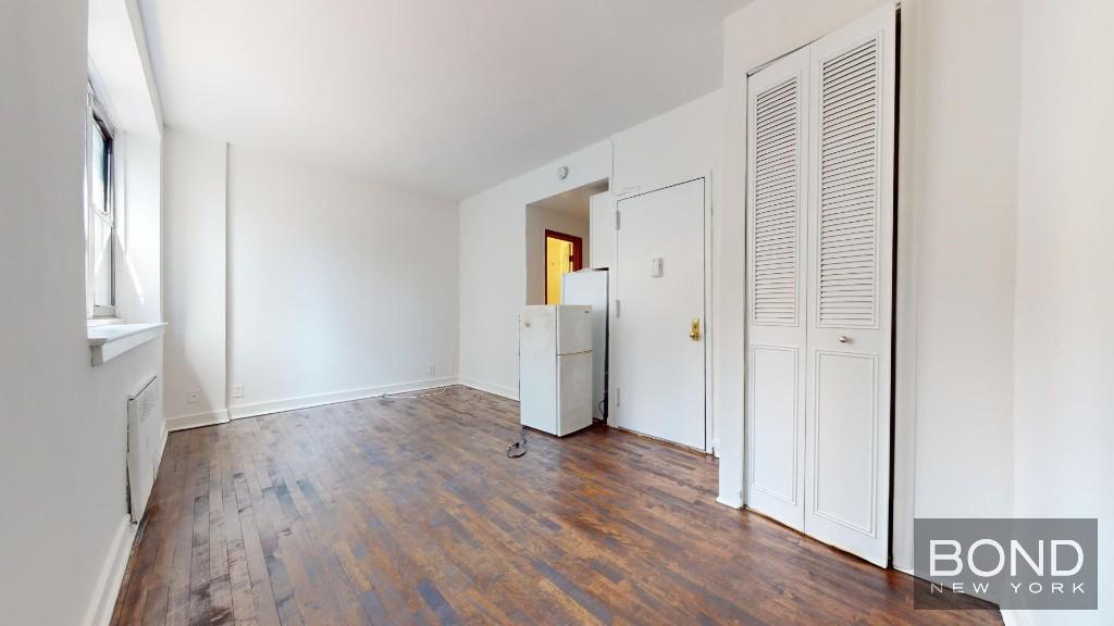255 E 61st St in New York, NY - Building Photo