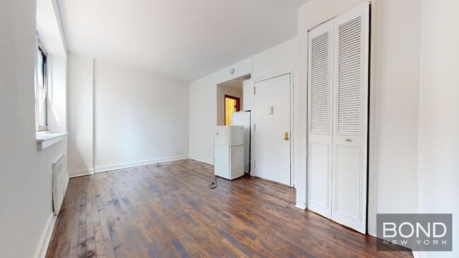 property at 255 E 61st St
