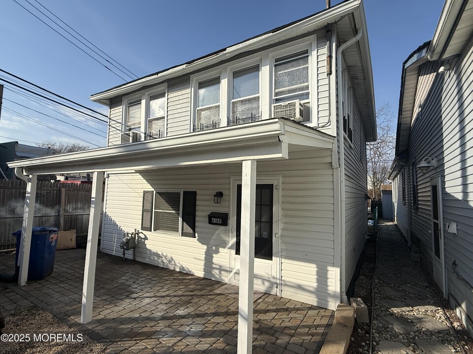 618 Brinley Ave in Bradley Beach, NJ - Building Photo