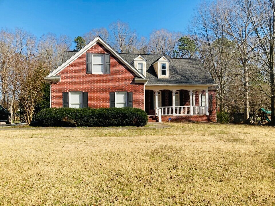 1845 Country Crest Way in Dacula, GA - Building Photo