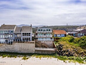 257 SW Ebb Ave, Unit 257  Sea Stopper in Lincoln City, OR - Building Photo - Building Photo