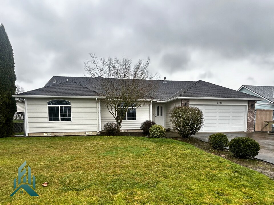 2345 Columbus St SE in Albany, OR - Building Photo