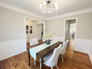 2800 Lemnos Dr in Apex, NC - Foto de edificio - Building Photo