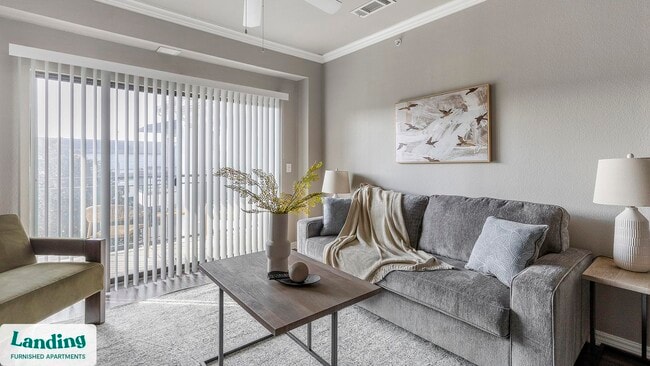 17811 Vail St in Dallas, TX - Foto de edificio - Building Photo