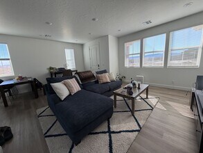 487 W Carnation Ct in Saint George, UT - Building Photo - Building Photo