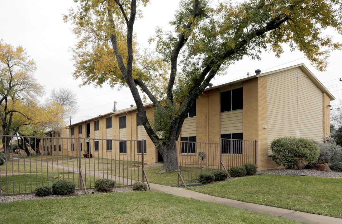 Vista Verde in Mesquite, TX - Foto de edificio