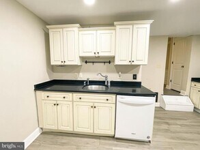 19 Pleasant St in Vincentown, NJ - Building Photo - Building Photo