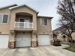 7136 Brittany Town Dr in West Jordan, UT - Foto de edificio - Building Photo