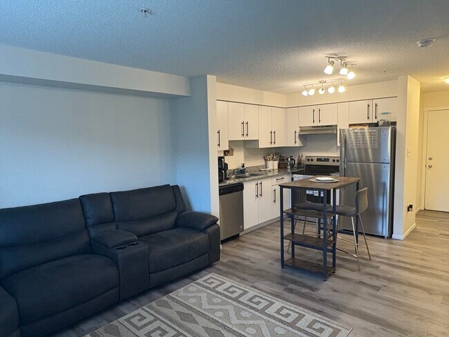 635 Secord Blvd NW in Edmonton, AB - Building Photo - Building Photo